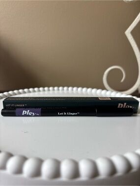 Pley "Let it Linger" 12-Hour Longwear Eyeliner
